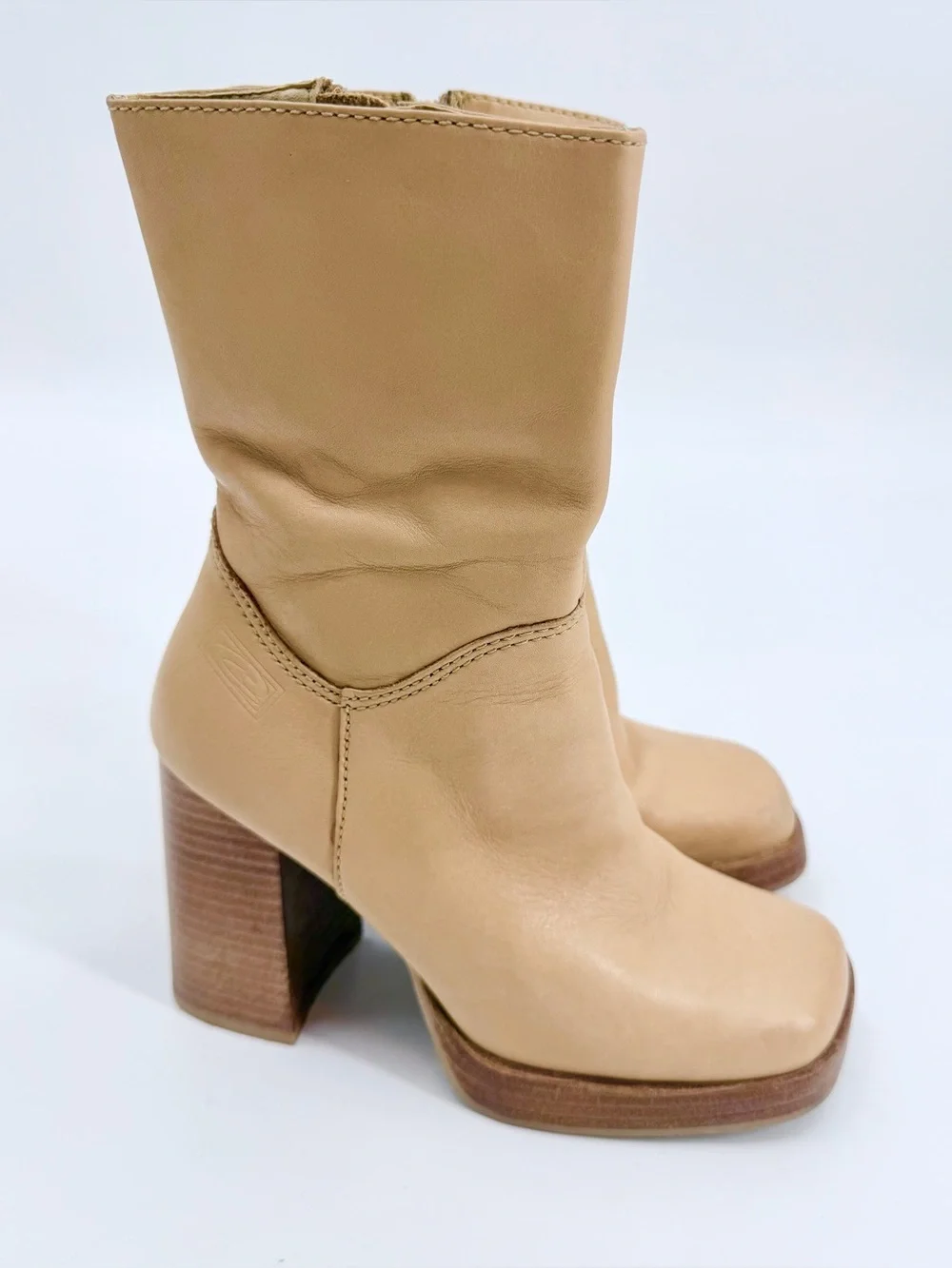 CANDIE'S Vintage 90s Y2K Tan Leather Platform Square Toe Stacked Boot
